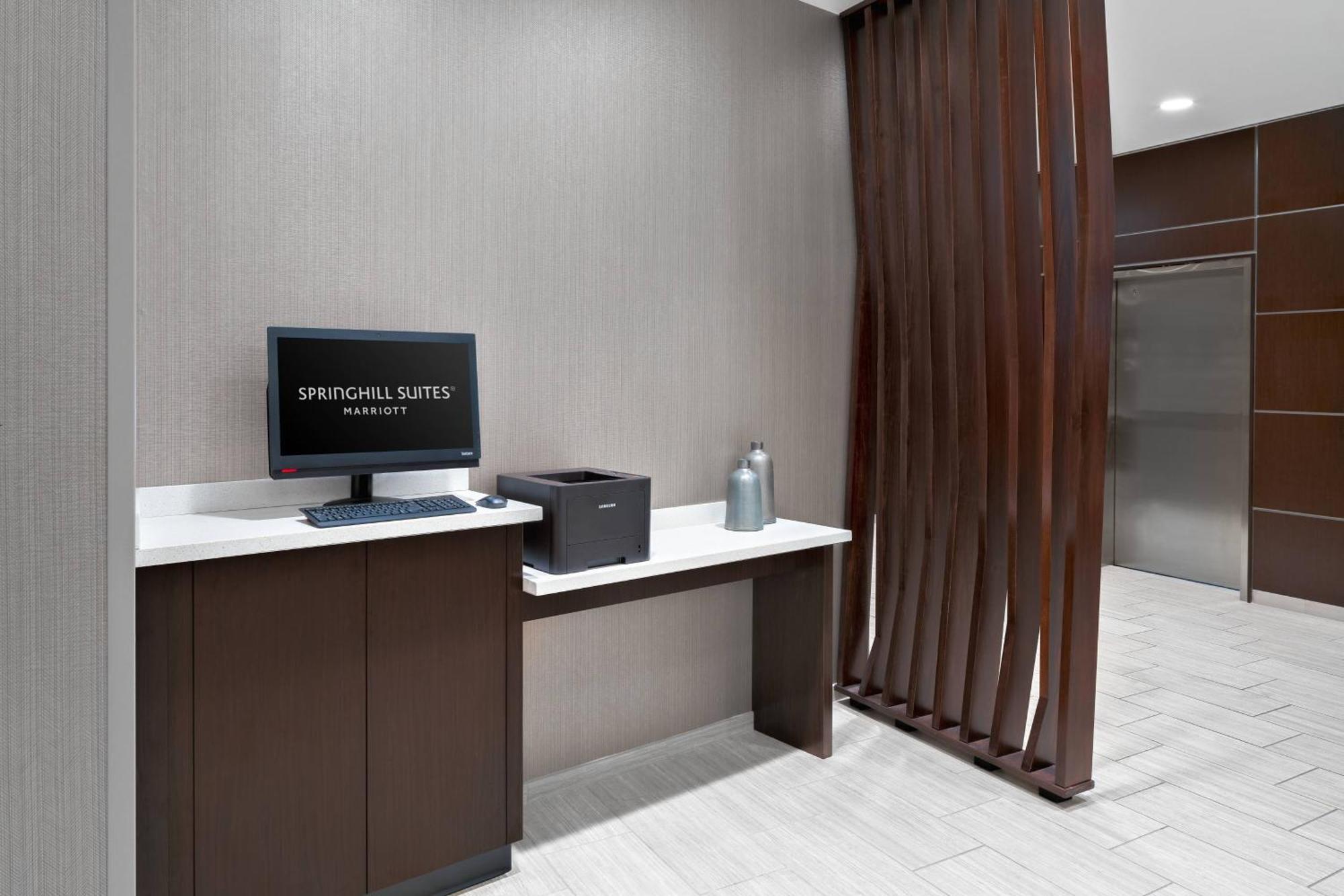Springhill Suites By Marriott Roanoke Exterior foto